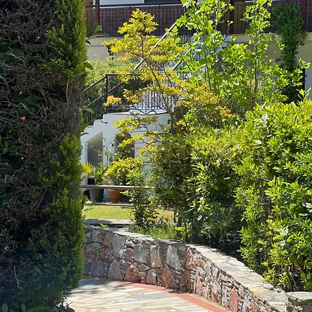 Ξενοδοχείο με διαμερίσματα Sergios 4*