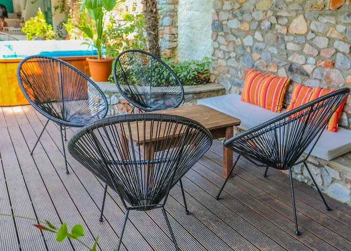 Ξενοδοχείο με διαμερίσματα Sergios 4*