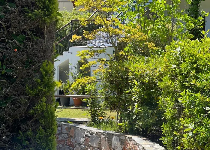 Ξενοδοχείο με διαμερίσματα Sergios 4*