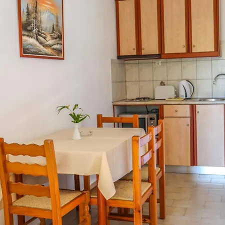 Sergios Aparthotel *