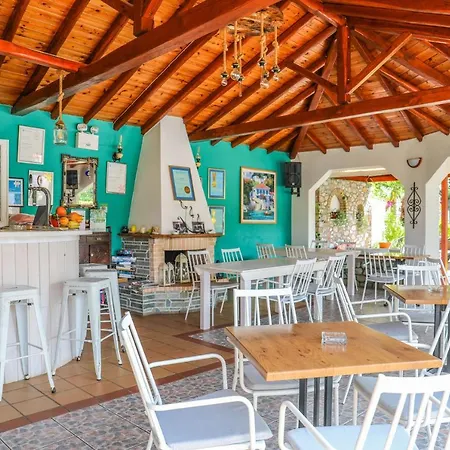 Sergios Aparthotel Koukounaries